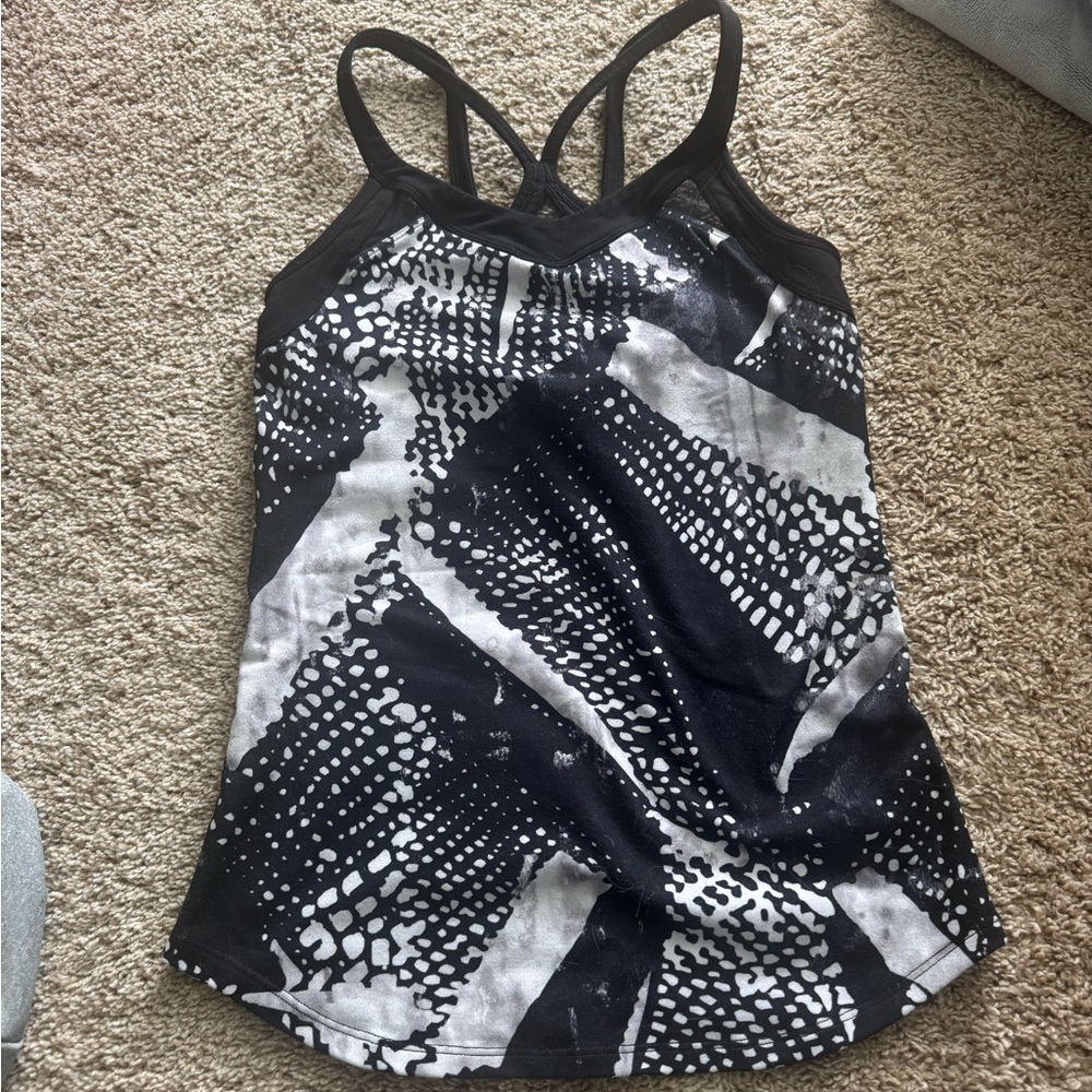 Lululemon Athletica Black and White Graphic Fitted Tank Top